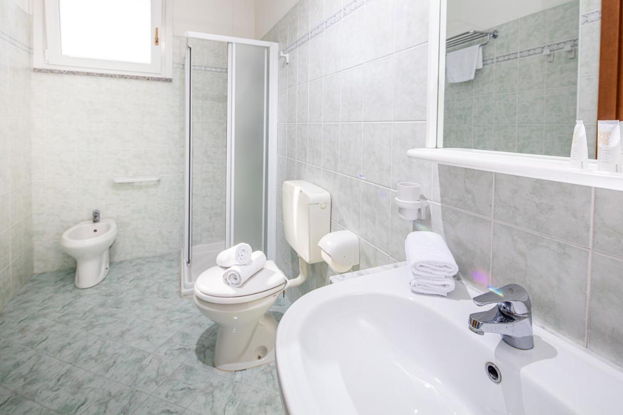 Hotel Orchidea Lignano Sabbiadoro Exteriör bild