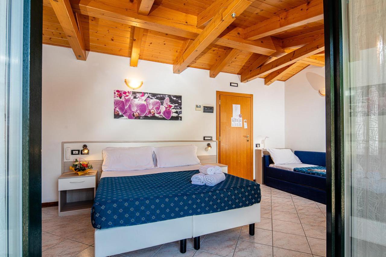 Hotel Orchidea Lignano Sabbiadoro Exteriör bild